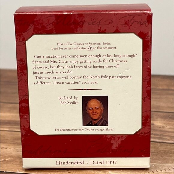 1997 HALLMARK KEEPSAKE ORNAMENT QX6112 THE CLAUSES ON VACATION FISHING SANTA - Picture 3 of 9